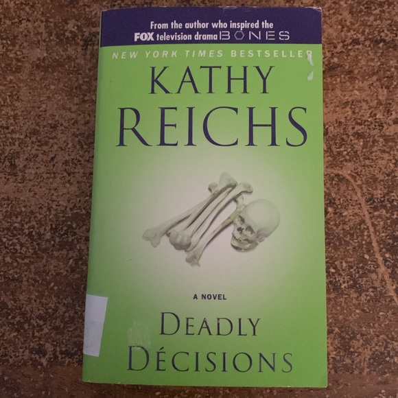(3 for $20)2 Kathy Reichs novels - Picture 5 of 8